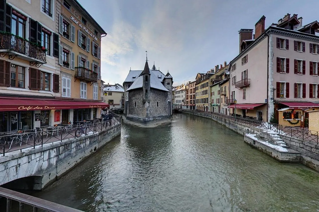 Sweet Home Annecy Apartment